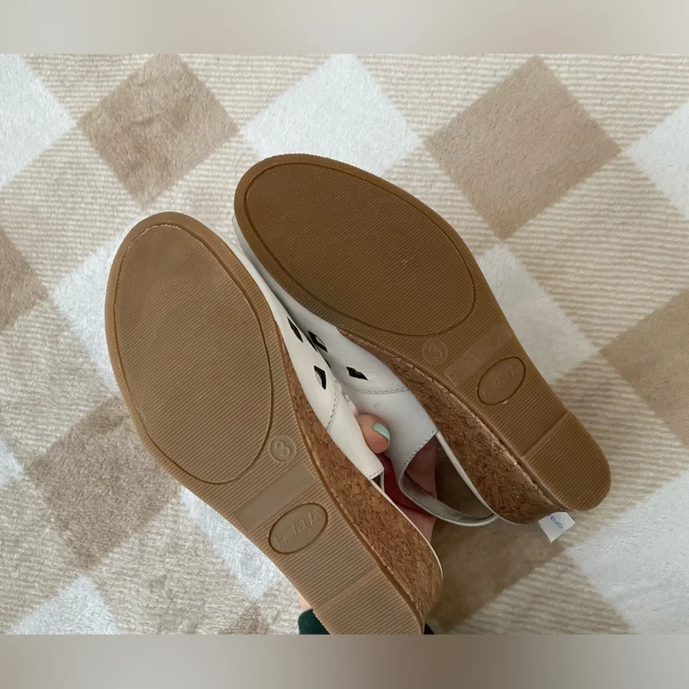 Limited Too NWT White Peep Toe Sandals size 3 Girls Wedges